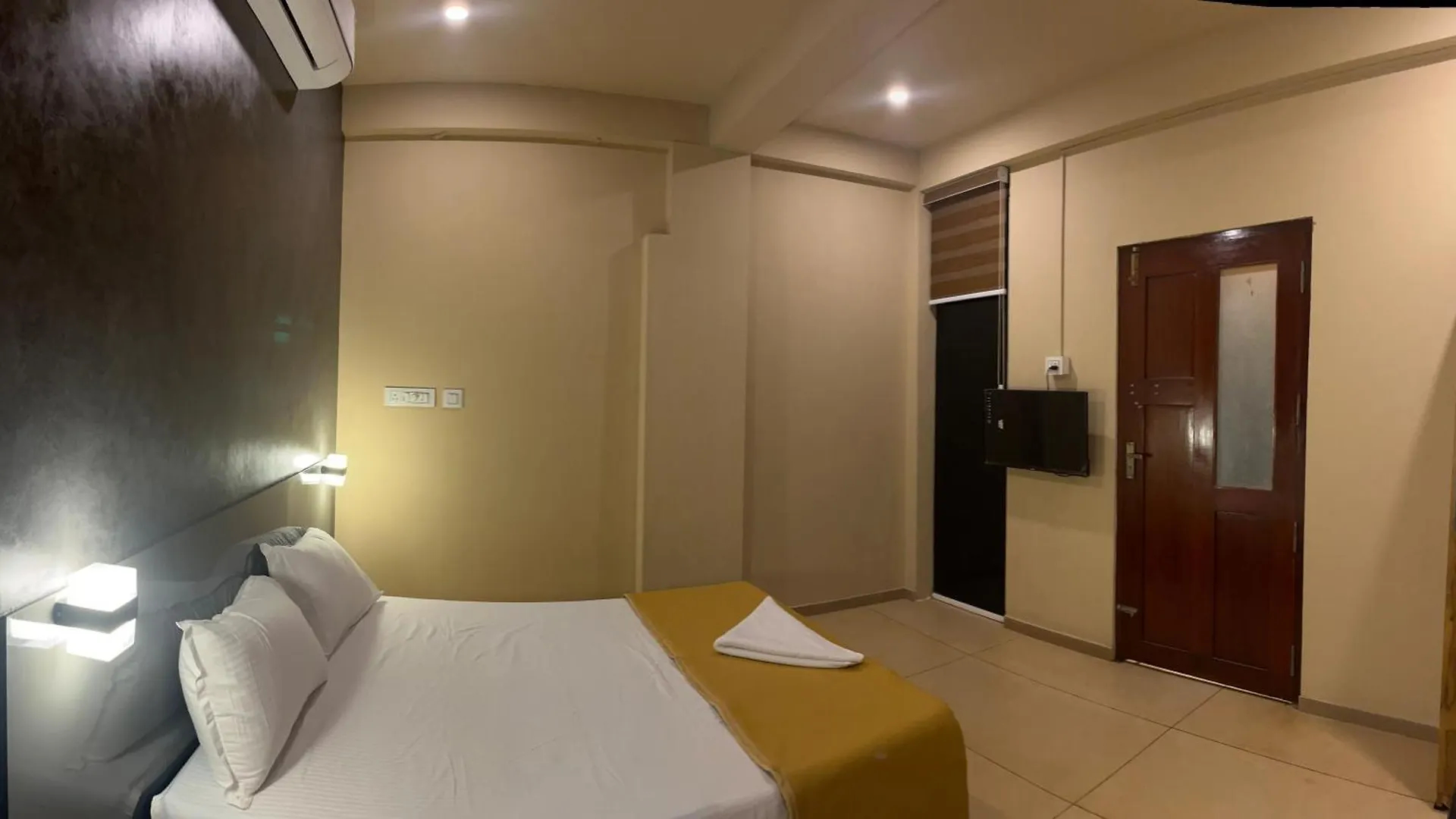 Rocks Beach House 坎努尔