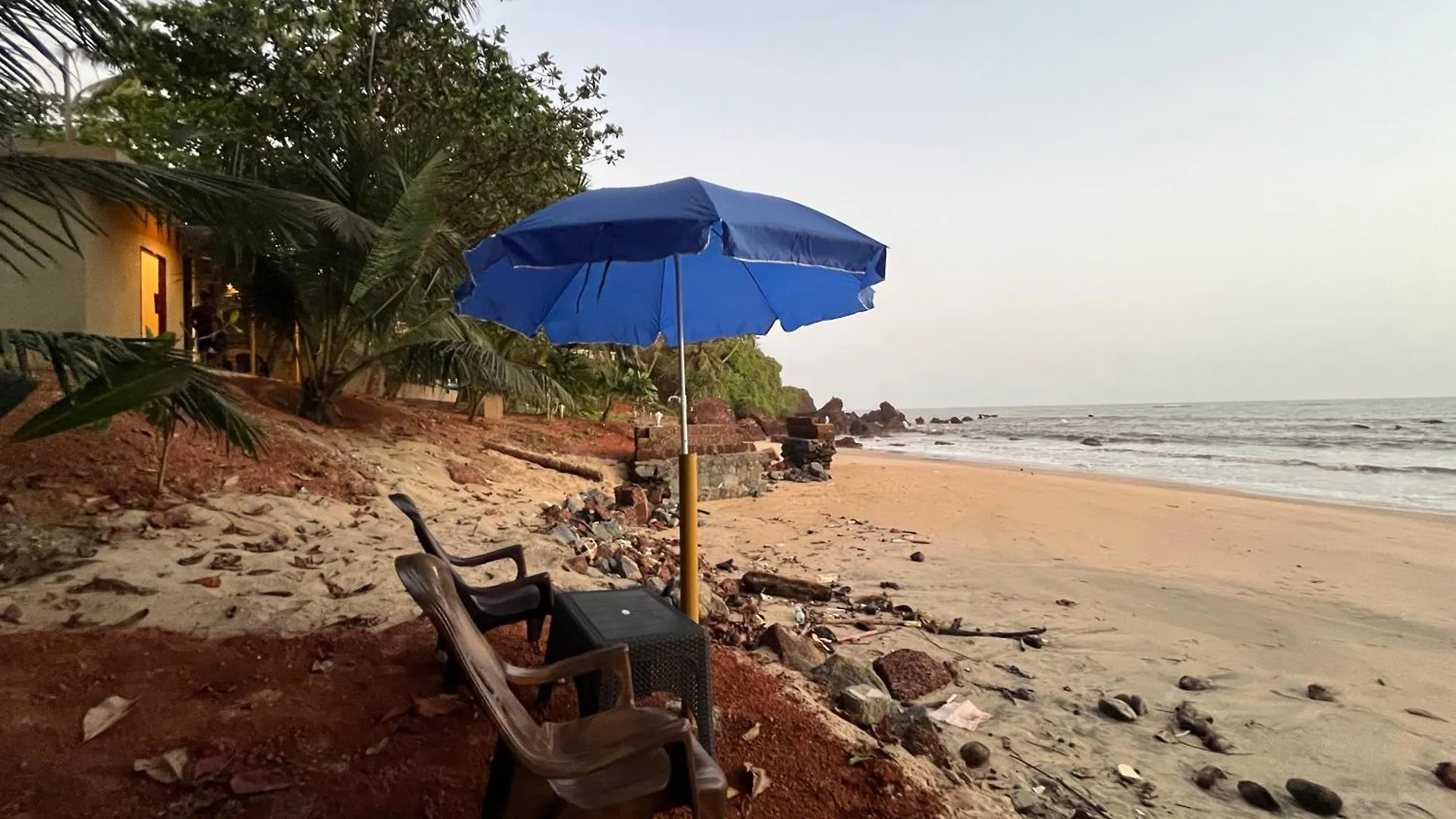 Rocks Beach House كانور