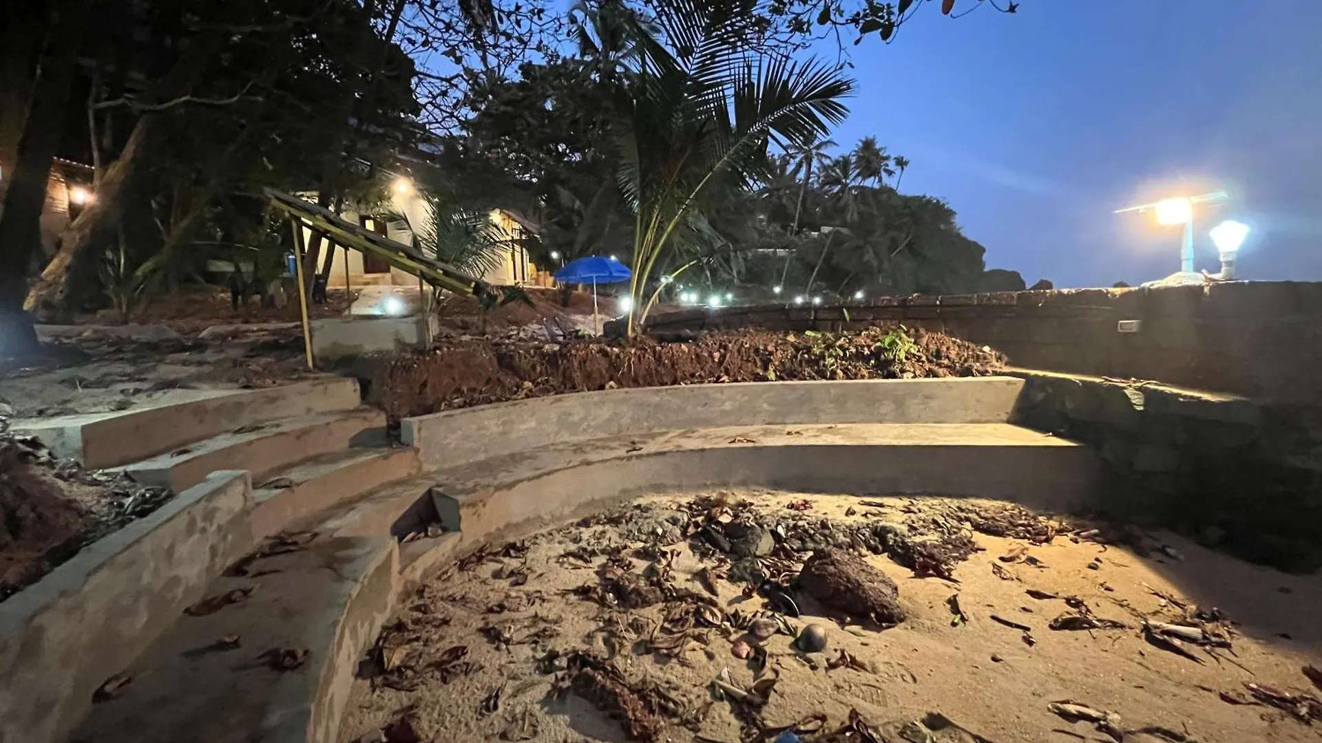 Rocks Beach House كانور